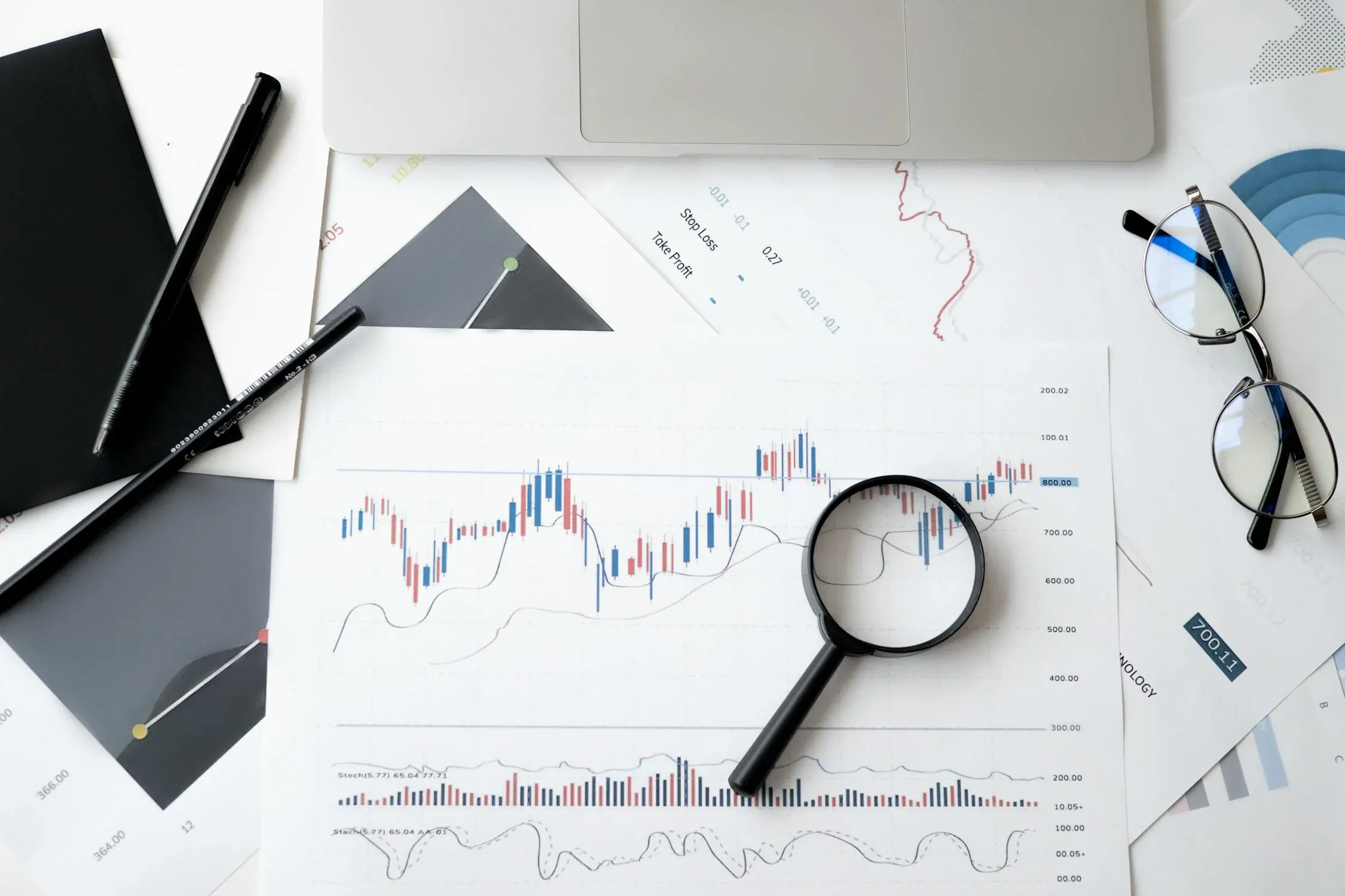Natural Language Processing zur Analyse von Finanznachrichten und Marktstimmung